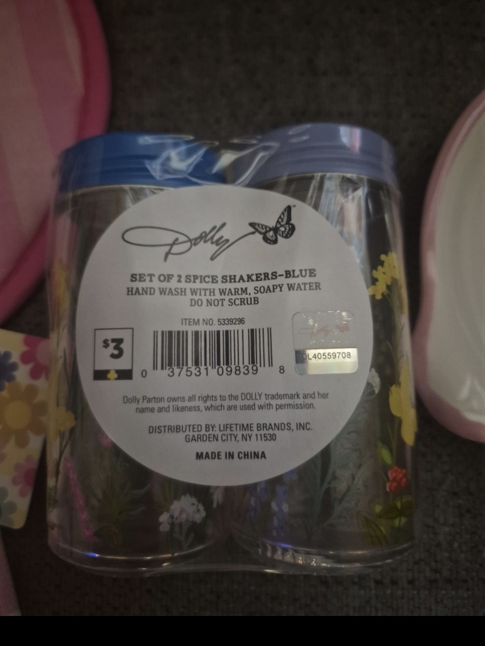 Dolly Parton Kitchen Accessory Bundle - Picture 5 of 10